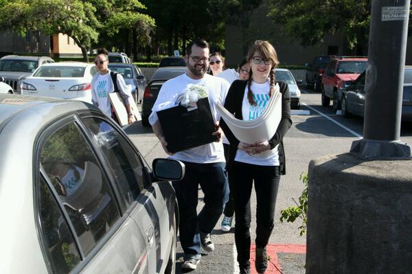 RazoJairo's tweet photo. Hub teams are on their way to @AuroraPicture  #recyclehub http://t.co/wMi40HDJyJ