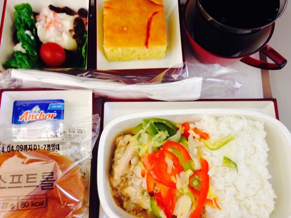 오늘 아시아나항공 트위터는 '2014-1차 기내식 체험단' 행사와 함께 합니다. 여러분들이 지금까지 맛보신 기내식 중에 가장 인상깊었던 메뉴는 어떤 것이었나요?