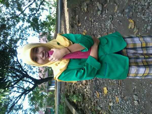 cumariadzilla's tweet photo. Bagi-Bagi Abate di Lingkungan Bu'nea... http://t.co/FufGq3AGVN