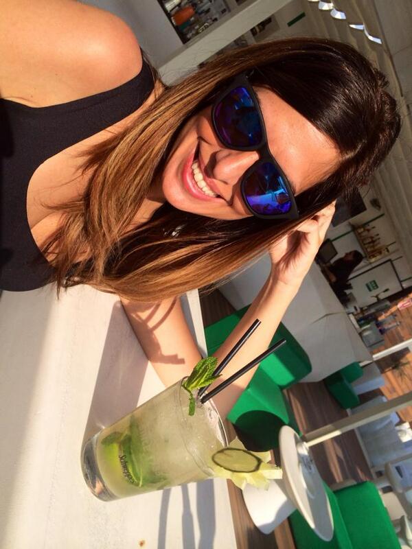 Rebequita_hf's tweet photo. @AticoAteneo buenísimos vuestros mojitos! Enhorabuena! Ole el cocktelero! http://t.co/IuIUUC1fl3