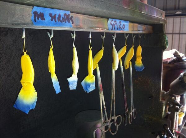 pimpmylure's tweet photo. Third coat #pimpmylure #fishingporn #pimped http://t.co/YhtGDLe9Hr