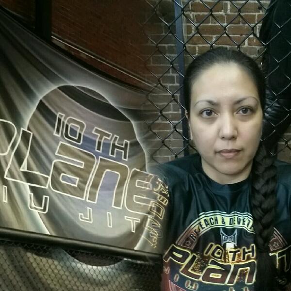 Ms_DiamondGirl's tweet photo. Broke in my new rash guard training at TapouT today #TapoutLA #10thPlanet #JiuJitsu http://t.co/KAjAxc93Nr
