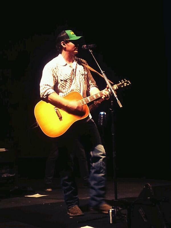 lyannamber's tweet photo. I see ya boy @CurtisGrimes! #CowboyKind #NuttyBrownCafe #KOKEFM #FutureHusband ;) ;) http://t.co/y05dJBgMiO
