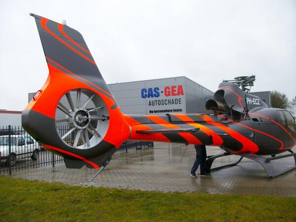 Ook voor het spuiten van uw helikopter kunt u terecht bij AAS CAS-GEA Autoschade