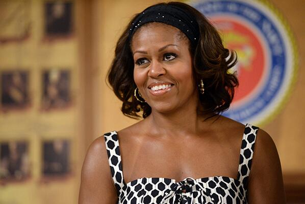 ELLEmagazine's tweet photo. Michelle Obama brings back the BEST 90s trend: http://t.co/dCRyxsCxDN http://t.co/AdvFw58fsR