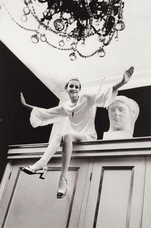 ModelTwiggy's tweet photo. Sorry it's been a while loves, it's just that I got stuck up here! http://t.co/VAOQaPYF1r