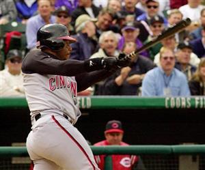 OnDisDate's tweet image. 2000- Ken Griffey Jr. becomes youngest player to reach 400 career home runs.