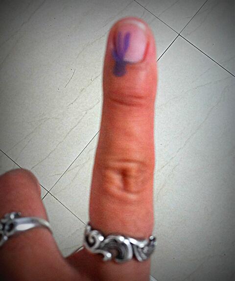 tanyasohum's tweet image. My voter mark says &apos;V&apos; for Victory! #ModiKiDilli #WeWantModi #DelhiGoAndVote #Namo4PM @BJP4India