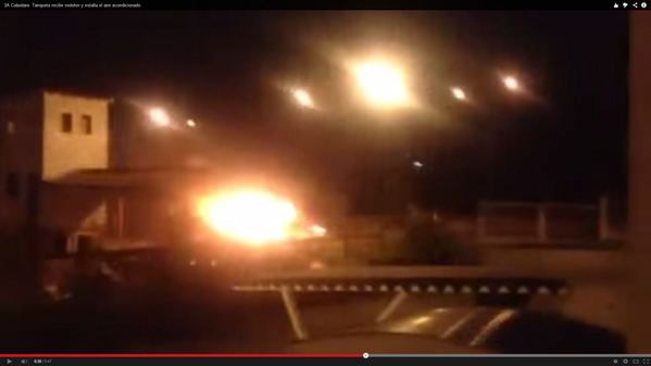 eshistoria's tweet photo. Video completo de la explosión del aire acondicionado de la tanqueta en Cabudare – 3 de abril http://t.co/sLQsZ8WCmL http://t.co/zUBbAQDnoz