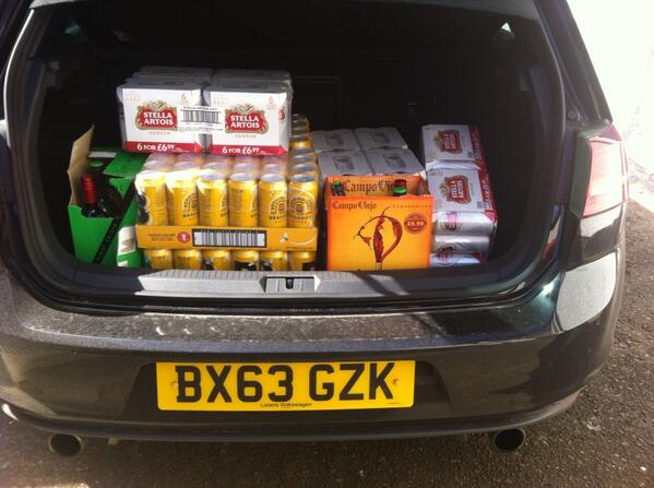 peter_nostell's tweet image. Preparation for @ArmstrongWatson marquee at Bedale Point to Point #goodgoing
