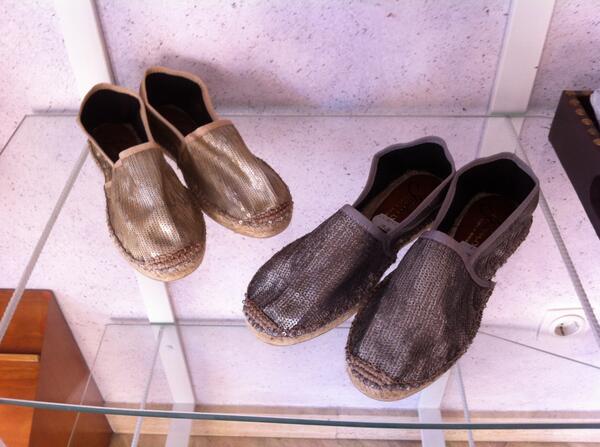 En plata o dorado, ¿cuál te combina mejor?<a href="/GaimoEspadrille/">Gaimo Europe</a>