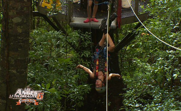 LesAngesTV's tweet photo. .@EddySS7 en mode acrobranche, je sens que l'on va bien se marrer ! ça va être dar ! RDV à 18h15 pour #LesAnges6 http://t.co/27OlLNz2O0