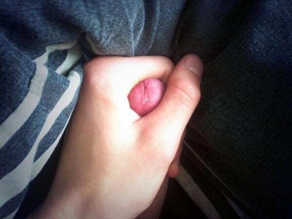 hornyrobb's tweet photo. Bit horny this morning... http://t.co/8rrVuj2oV0