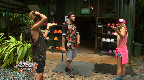 LesAngesTV's tweet photo. Petites tensions innantendues entre @Amelie_Officiel et @EddySS7 à ne pas manquer à 18h15 !! #LesAnges6 http://t.co/HXBNbfFYEJ