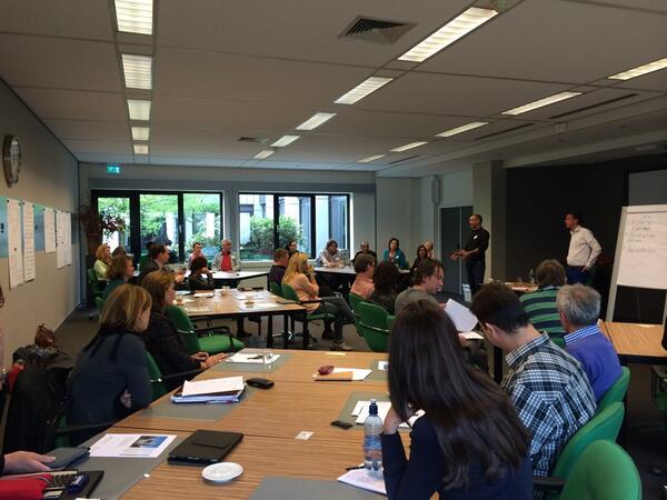 act_as_fact's tweet photo. Elevator pitch bij heidagen samenwerking ervaringsdeskundigheid en herstel @InfoDeskCHE @novadickentron @GGzBreburg http://t.co/c8XTyM77xy