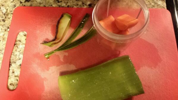 EdwrdTwttaHanz's tweet image. Morning power drink. Fresh aloe and carrot. #realfood #notprocessed #wokeupbreathing