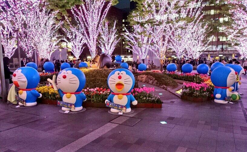 Quanon 博多駅がドラえもんだらけ Http T Co Vknwivv4rr Twitter
