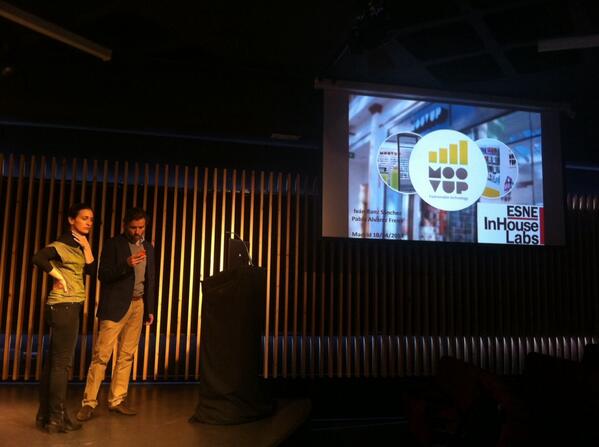 udit_es's tweet photo. Estamos presentado el #inHouseLab con @MOOVUPft a los alumnos de #gráfico http://t.co/TzH5IMCUnh