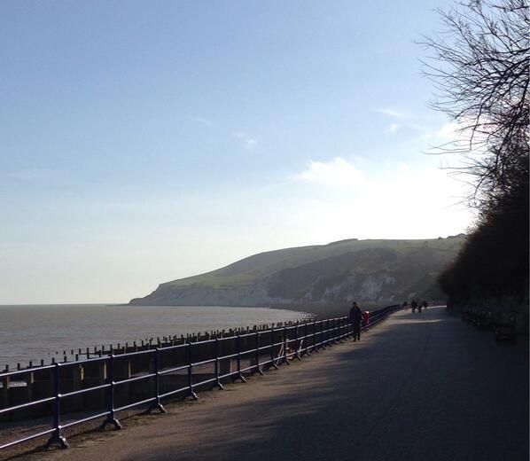 JamesBayMusic's tweet photo. This outside the studio in Eastbourne is very welcome. it's a right mind-cleanser #zenningout http://t.co/gkwLWPlCzc