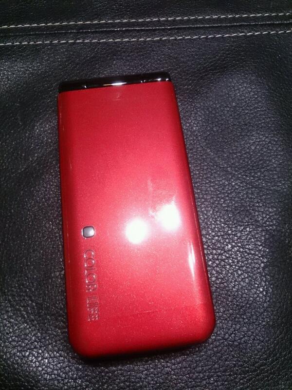 Tom_OJ's tweet photo. 久しぶりのガラケーo(^o^)o
中身がシンプルやねw http://t.co/eVh5rVWIwo