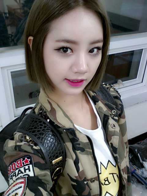 Bk2r7rwCcAEvInk.png:orig