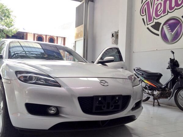 shiftcars's tweet photo. Restorasion project classy rx8 ... 70% http://t.co/2ULMg5Yw4J