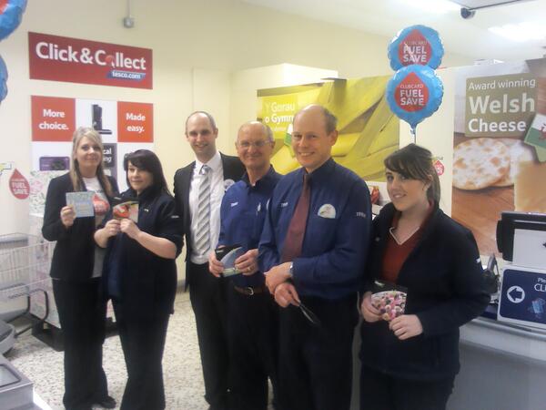 Great service and charity engagement from our colleagues #whatateam#collaboration#community <a href="/lynDavies3144/">lynette Davies</a> @DRees007