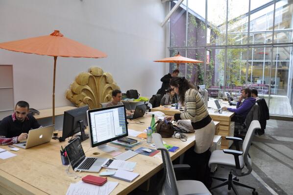 NT_polylogue's tweet photo. Ahhh coder au soleil de Montreuil…  ;-)  Bienvenue c'est ouvert #HIMMSU http://t.co/cTLTwuvqwV @mignify http://t.co/degVuqubuX