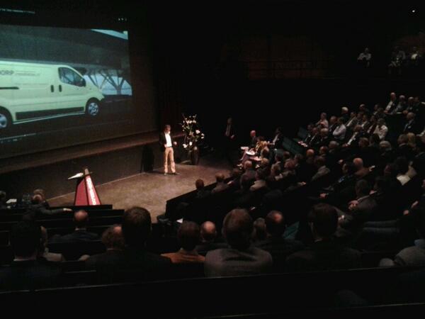 Bomvolle zaal tijdens het NVTG congres in Groningen.