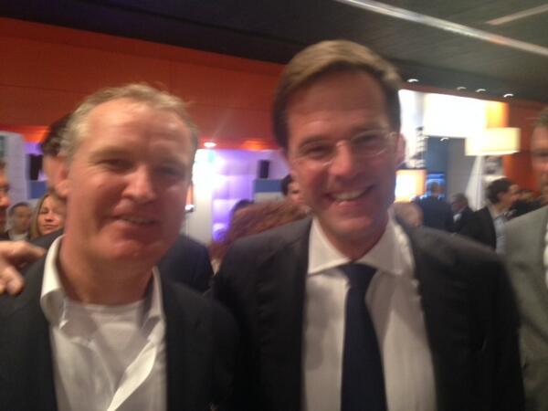 Andre Olde Hampsink van <a href="/CheapCargo/">CheapCargo.com</a> samen met <a href="/MinPres/">Rob Jetten</a> #rutte tijdens de #wvdo in Utrecht