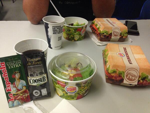 pontocom's tweet image. Geek junk food time!!! #codebits2014