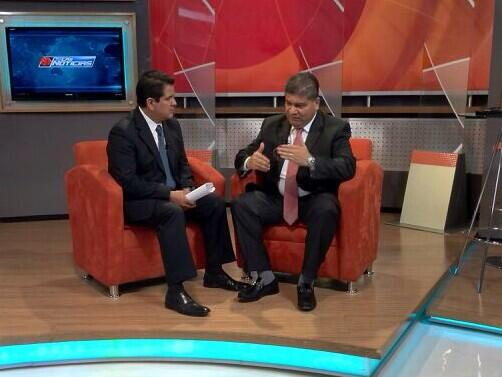 mrikelme's tweet photo. En entrevista en @NOTICIASLAGUNA con @luisamatonm #Torreón http://t.co/nQeUMtyoQV