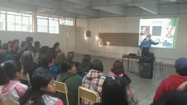 Atendiendo a padres de familia  Sec.Dna#231 Col.Santa Fe con Previniendo en Movimiento <a href="/leonel_luna/">Leonel Luna</a> @ComunicacionSAO