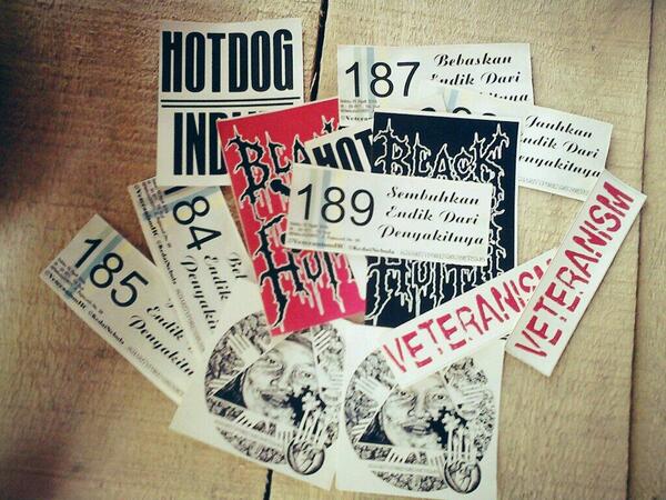 Pentatora_'s tweet photo. #Charityforendiksoetedjo sabtu,12 april 2014 di @KedaiNebula tketnya bsa dibeli > @RUMAHABANKstore @VeteranismHC http://t.co/s21hyjcXX4