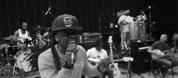 BestClipsFR's tweet photo. Video : @LilTunechi - #WeezyWednesdays (Episode 7 : Miami Freestyle) http://t.co/i1hyQYyyjC #YMCMB @DJScoobDoo http://t.co/lb3AhNSdI0