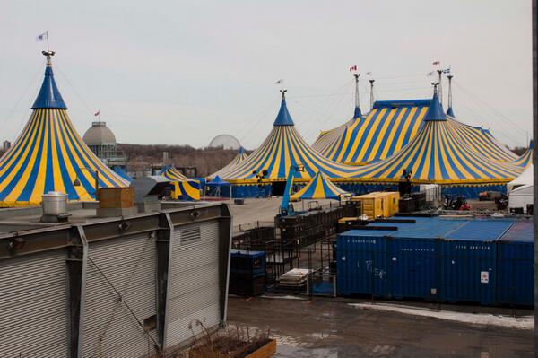 vieuxportmtl's tweet photo. Plus que deux semaines avant la Première Mondiale de #Kurios du @Cirque du Soleil! #montreal  http://t.co/FWg3A0VNQX http://t.co/hYaJRduB0x