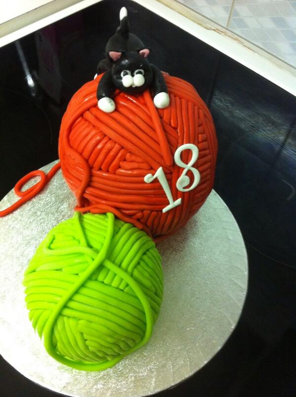 Gorgeousg1ll's tweet image. Tweeting pictures of cakes because I can #OneOffdesigns #ood