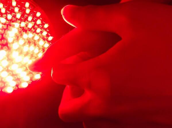 DispersionLPAC's tweet image. Here is us experimenting with the different shadows light creates on the body!