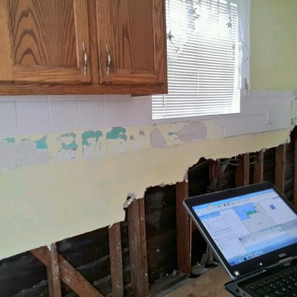 jlac_'s tweet image. Kitchen water damage. #symbility