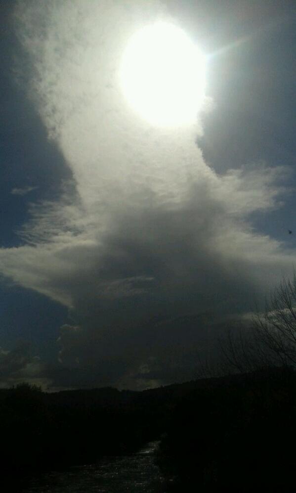 Laurysv's tweet image. I will need shelter from the storm!! #O2Sphoto #clouds