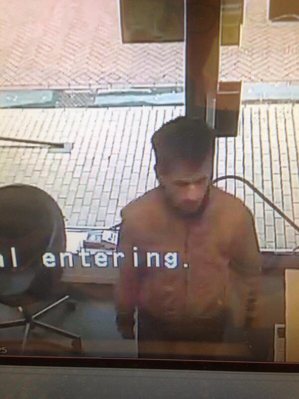 DiteQ_Europe's tweet image. Wie herkent deze mannen op de foto.
Vergeten een notebook te betalen...