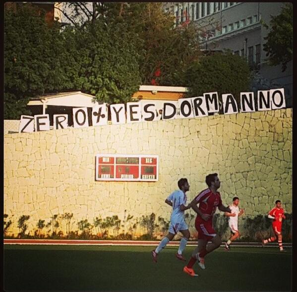 haya_atassi's tweet photo. Today during #AUB Big Game:
"Zero % YES, DORMAN NO"
#occupy_aub @STFI_AUB http://t.co/QljnThLCqR
