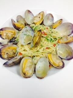 Another beautiful creation by #ChefKevinMeyer Pasta Vongole &amp; Manila Clams w/ White Wine.