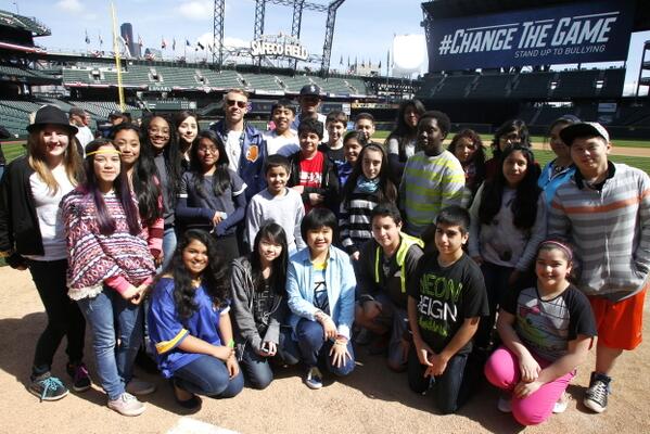 kxly920's tweet image. Meet #Mariners @RealKingFelix @macklemore and put an end to bullying. owl.li/vFk59 #ChangeTheGame
