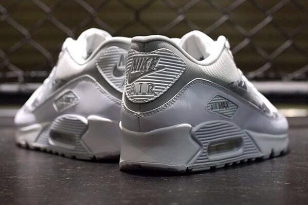 WikiModa_'s tweet image. OMG. ¿Alguien me las regala?