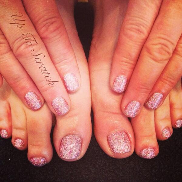 UpTooScratch's tweet image. Matching hands and toes #shellac #cnd #nailjunkie #naillove #manicure #pedicure #guildford #beautysalon #Surrey