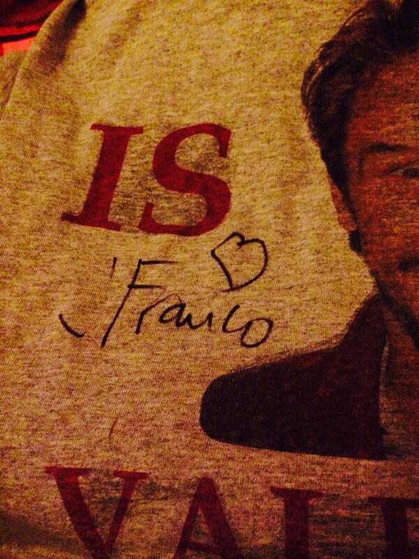 ColleenieYou's tweet photo. @JamesFrancoTV REMEMBER YESTERDAY YOU SIGNED MY SHIRT CUZ I DO http://t.co/OgOMknxvb0