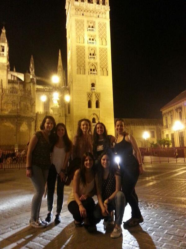 lunaaMD's tweet photo. Algaa @LuisaTomaCruisa @starstelar @lougompar @Laura_td @celiamartinezl @InmaNav93 http://t.co/4IkgfoZdao