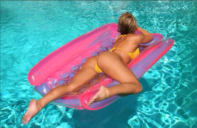 Can't wait for Summer!! #flashback #summer ☀️ #summerfun ☀️ #summerbody ☀️ #summerdays ☀️ #summerlovin
