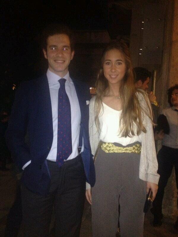 GabrielCalabuig's tweet photo. ¡Qué elegancia la suya! @JoseCalabuigG @Maria_GG95 http://t.co/ACohKzRSCV